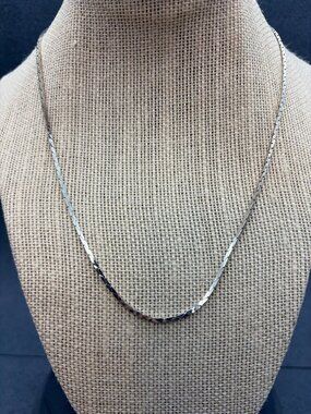 Flat Herringbone Chain Necklace 18 In Silver Classic Elegant Retro Timeless